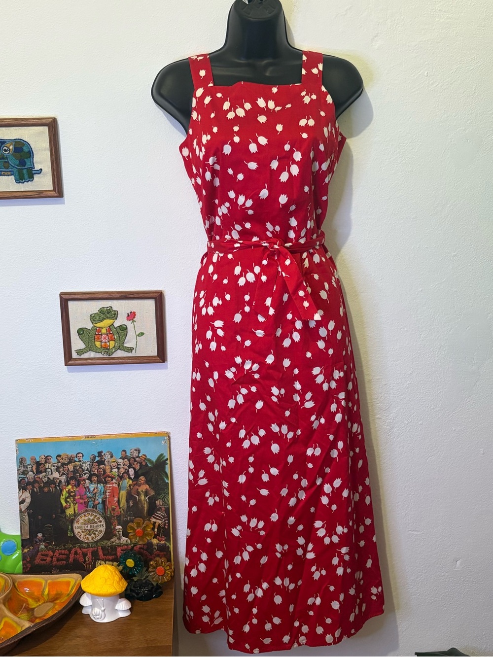 Women’s Classic Red and White Floral Tie-Waist Square Neck Cotton Sundress